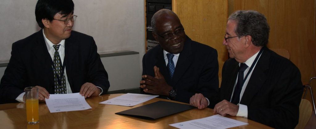 RCC2012_Firma_Convenio_05-1410x575